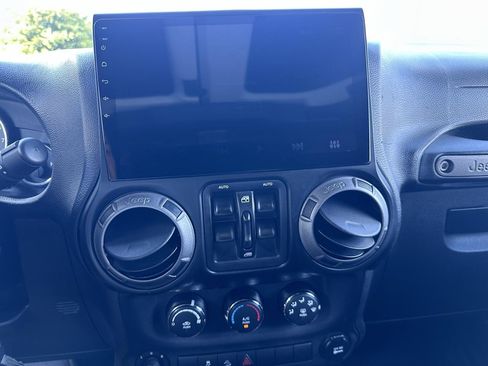 Used 2014 Jeep Wrangler Unlimited Sport w/ Quick Order Package 24S AWD/4WD image 26