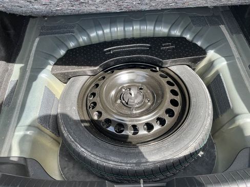 Used 2019 Chevrolet Malibu LT image 16