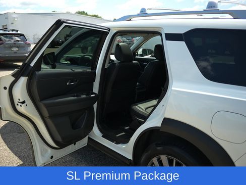Used 2023 Nissan Pathfinder SL w/ SL Premium Package AWD/4WD image 29