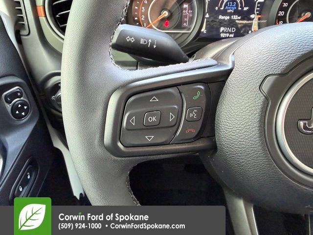 Used 2025 Jeep Gladiator Mojave AWD/4WD image 23