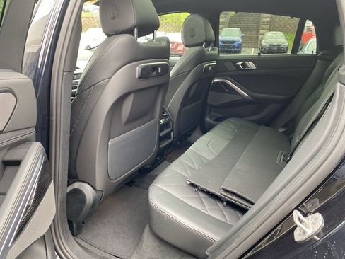 Used 2024 BMW X6 xDrive40i w/ Executive Package image 12
