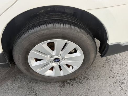 Used 2018 Subaru Outback 2.5i image 6