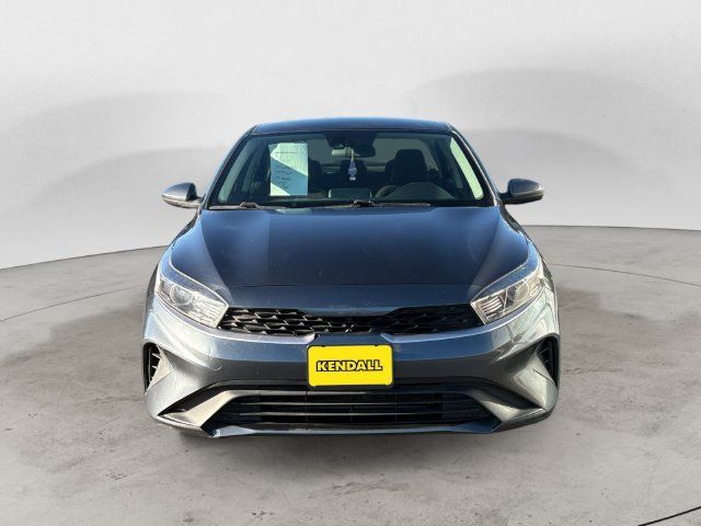 Used 2022 Kia Forte LXS FWD image 2