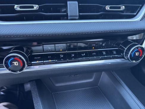 New 2026 Chevrolet Equinox LT image 19