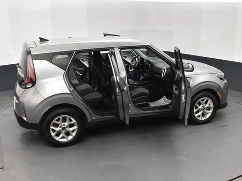 Used 2025 Kia Soul LX w/ LX Technology Package image 6