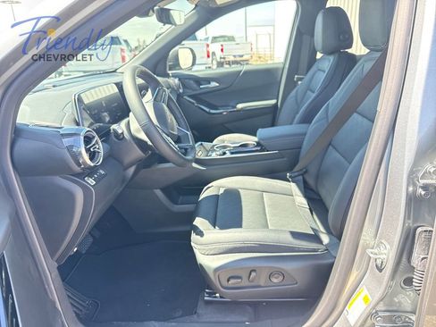 New 2026 Chevrolet Equinox LT w/ Convenience Package II AWD/4WD image 7