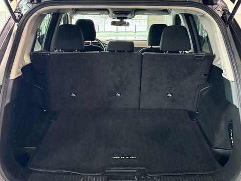Used 2023 Nissan Rogue SV image 12