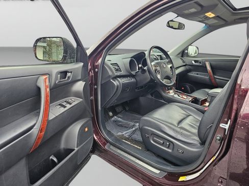 Used 2013 Toyota Highlander Limited image 19