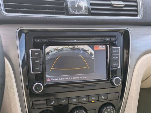 Used 2014 Volkswagen Passat 1.8T SE image 22