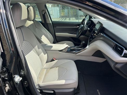 Used 2022 Toyota Camry SE w/ Audio Upgrade Package FWD image 17