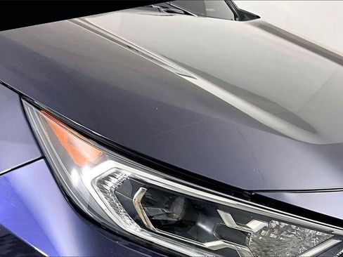 Used 2021 Toyota RAV4 XLE Premium image 31