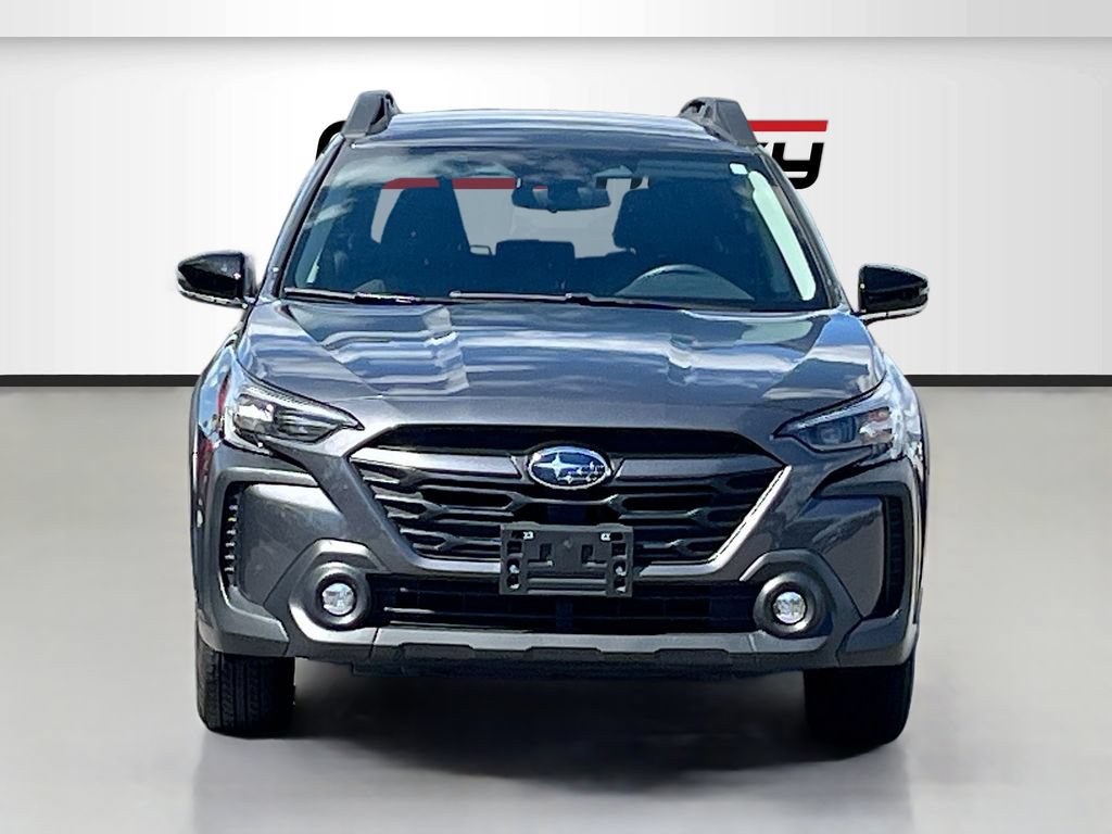 Used 2025 Subaru Outback Premium AWD/4WD image 2