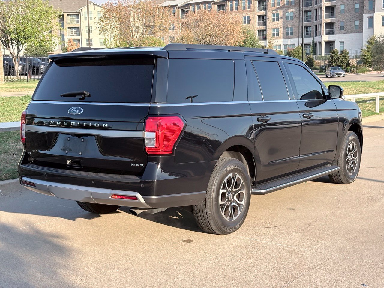 Used 2023 Ford Expedition Max XLT AWD/4WD image 4