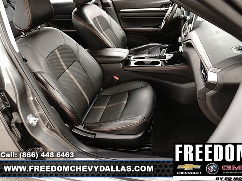 Used 2024 Nissan Altima 2.5 SR FWD image 12