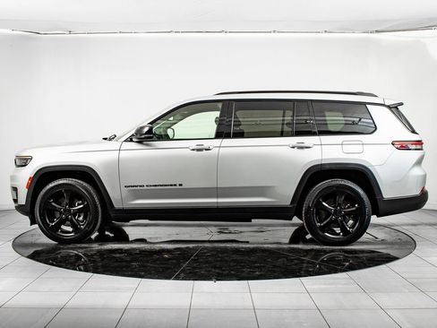 Used 2021 Jeep Grand Cherokee L Laredo image 12