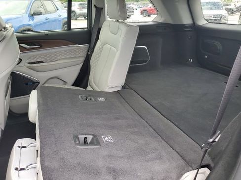 Used 2022 Jeep Grand Cherokee Summit w/ Luxury Tech Group V AWD/4WD image 12