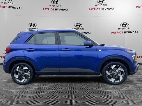 New 2026 Hyundai Venue SEL FWD image 2