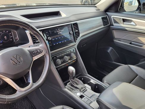 Used 2023 Volkswagen Atlas Cross Sport SE FWD image 25