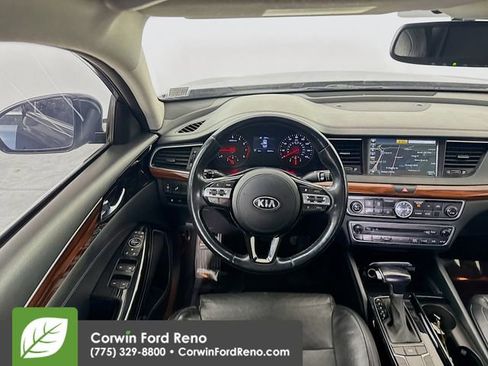 Used 2017 Kia Cadenza Premium w/ Luxury Package image 23