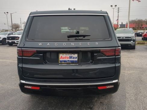 Used 2025 Jeep Wagoneer Series III w/ Premium Group I image 5