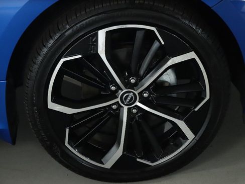 Certified 2025 Nissan Altima 2.5 SR AWD/4WD image 10