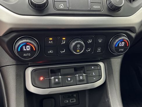 Certified 2023 GMC Acadia SLE w/ Driver Convenience Package image 24