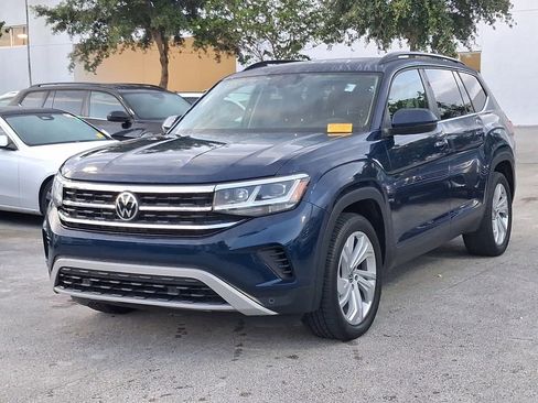 Used 2022 Volkswagen Atlas SE w/ Panoramic Sunroof Package FWD image 3