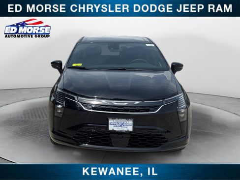 New 2027 Chrysler Pacifica Select FWD image 8