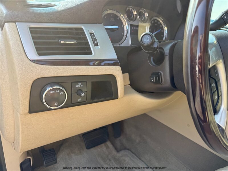Used 2010 Cadillac Escalade Premium AWD/4WD image 27