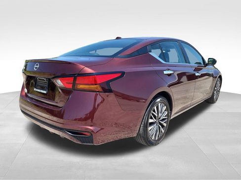 Used 2025 Nissan Altima 2.5 SV FWD image 8
