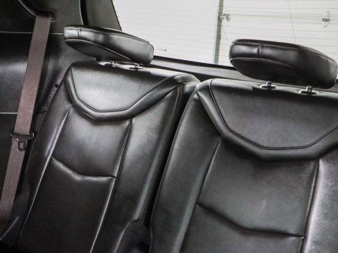 Used 2022 Cadillac XT6 Premium Luxury image 28