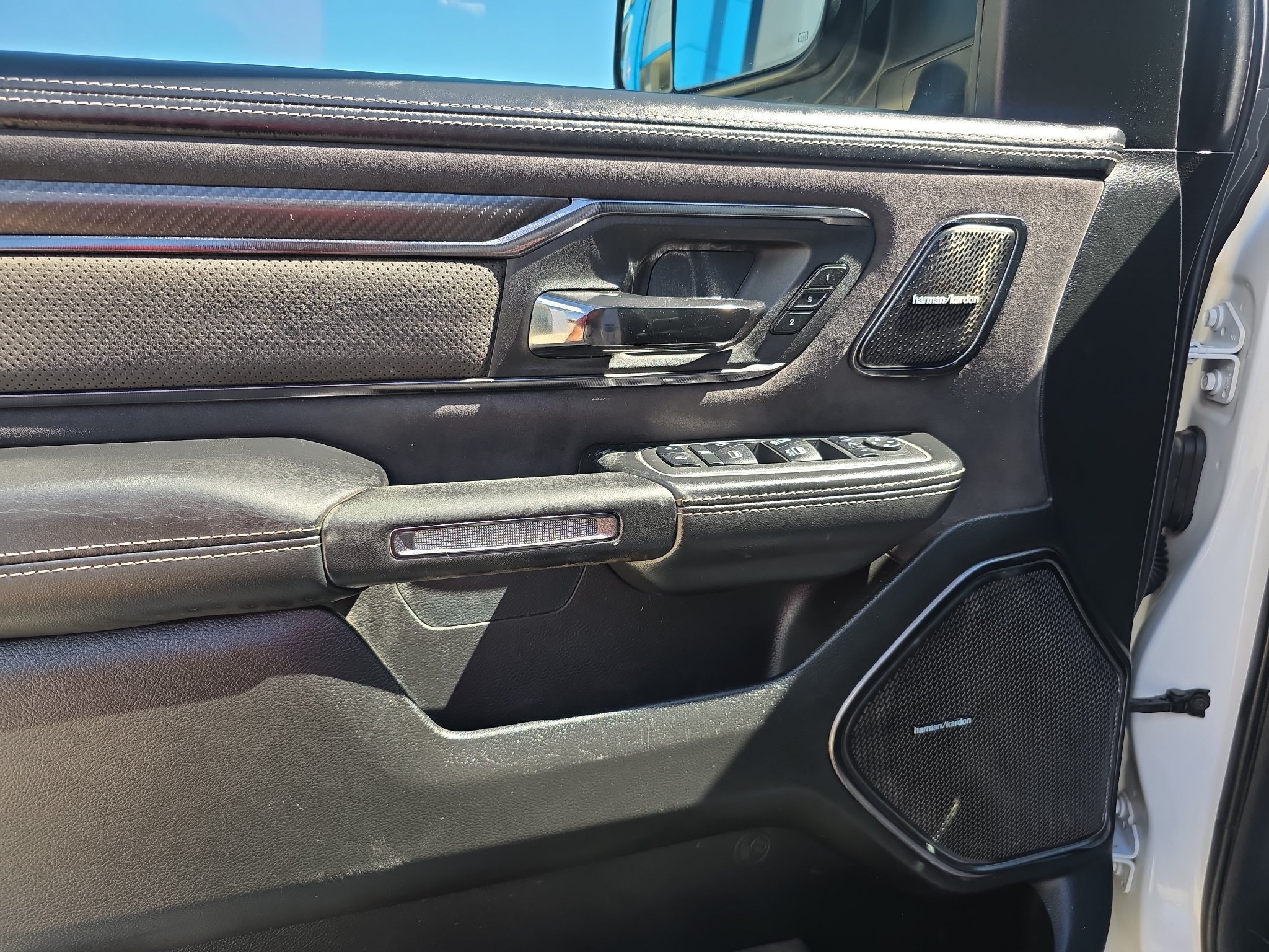 Used 2022 RAM 1500 TRX AWD/4WD image 17