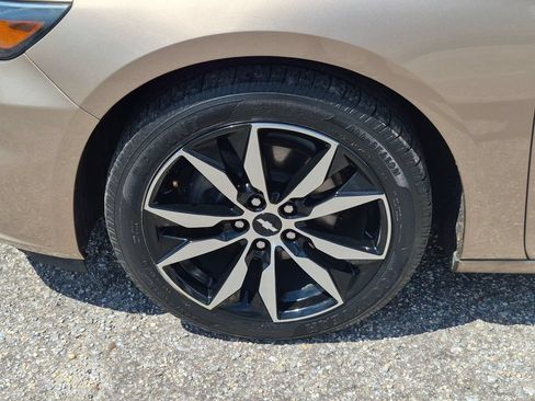 Used 2018 Chevrolet Malibu LT FWD image 11