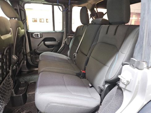 Used 2022 Jeep Wrangler Unlimited Rubicon 4xe image 18