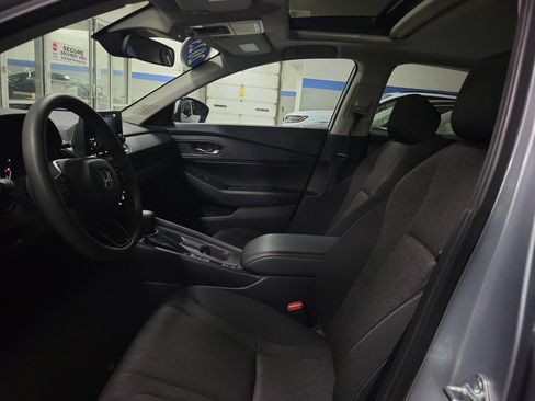 Certified 2023 Honda Accord EX image 18