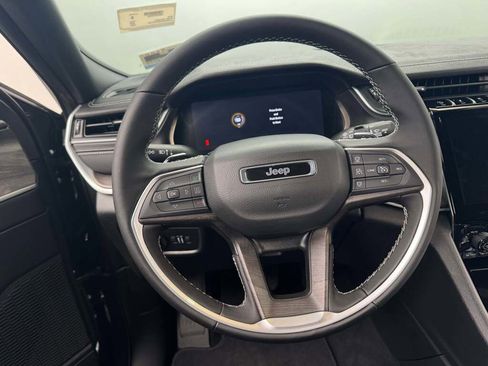 New 2025 Jeep Grand Cherokee Limited image 23