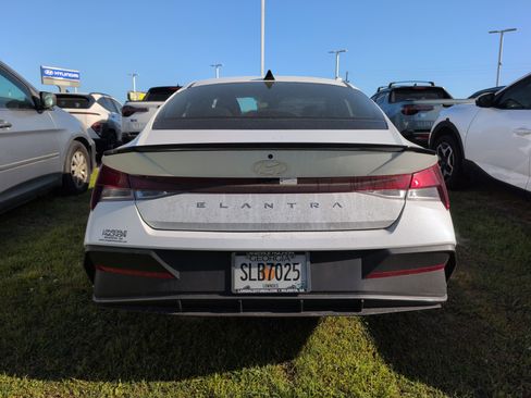 Used 2025 Hyundai Elantra Sport image 3