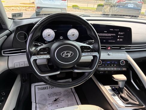 Used 2023 Hyundai Elantra Limited FWD image 22