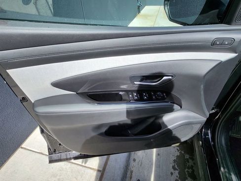 Certified 2025 Hyundai Santa Cruz Limited AWD/4WD image 8