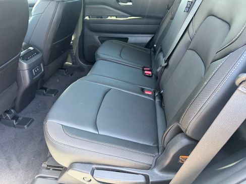 New 2026 Nissan Pathfinder SL FWD image 14