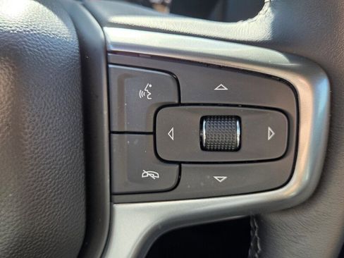 Used 2022 Chevrolet Silverado 1500 LT AWD/4WD image 31