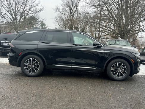 New 2026 Lincoln Nautilus Premier image 3