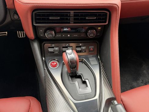 Used 2024 Nissan GT-R Premium w/ Premium Interior Package image 15