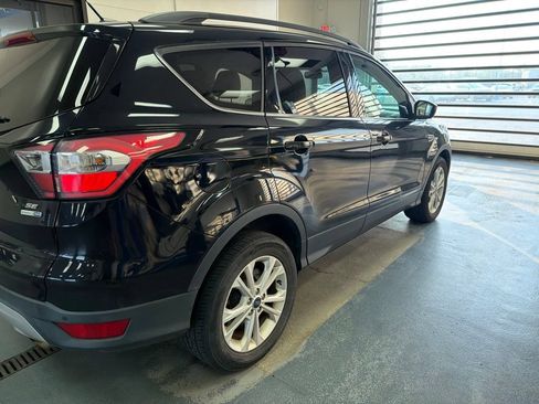 Used 2017 Ford Escape SE w/ Equipment Group 201A AWD/4WD image 7