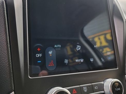 Used 2024 Ford Edge Titanium image 26