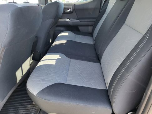 Used 2021 Toyota Tacoma TRD Sport w/ Technology Package image 17