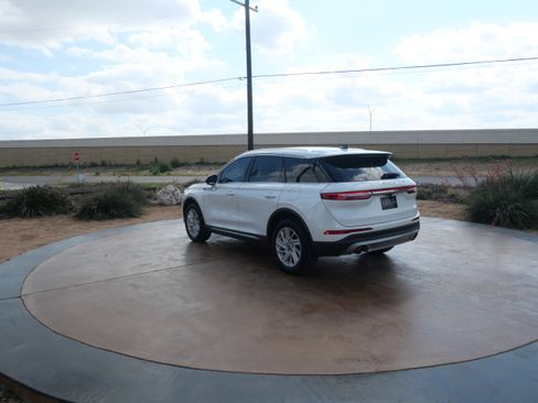 Used 2020 Lincoln Corsair FWD image 4