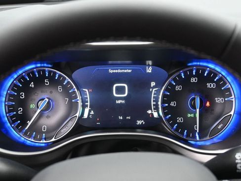 New 2026 Chrysler Pacifica Select image 9