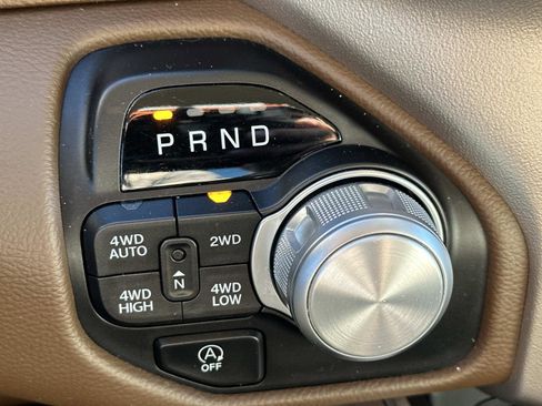 Used 2019 RAM 1500 Laramie image 28