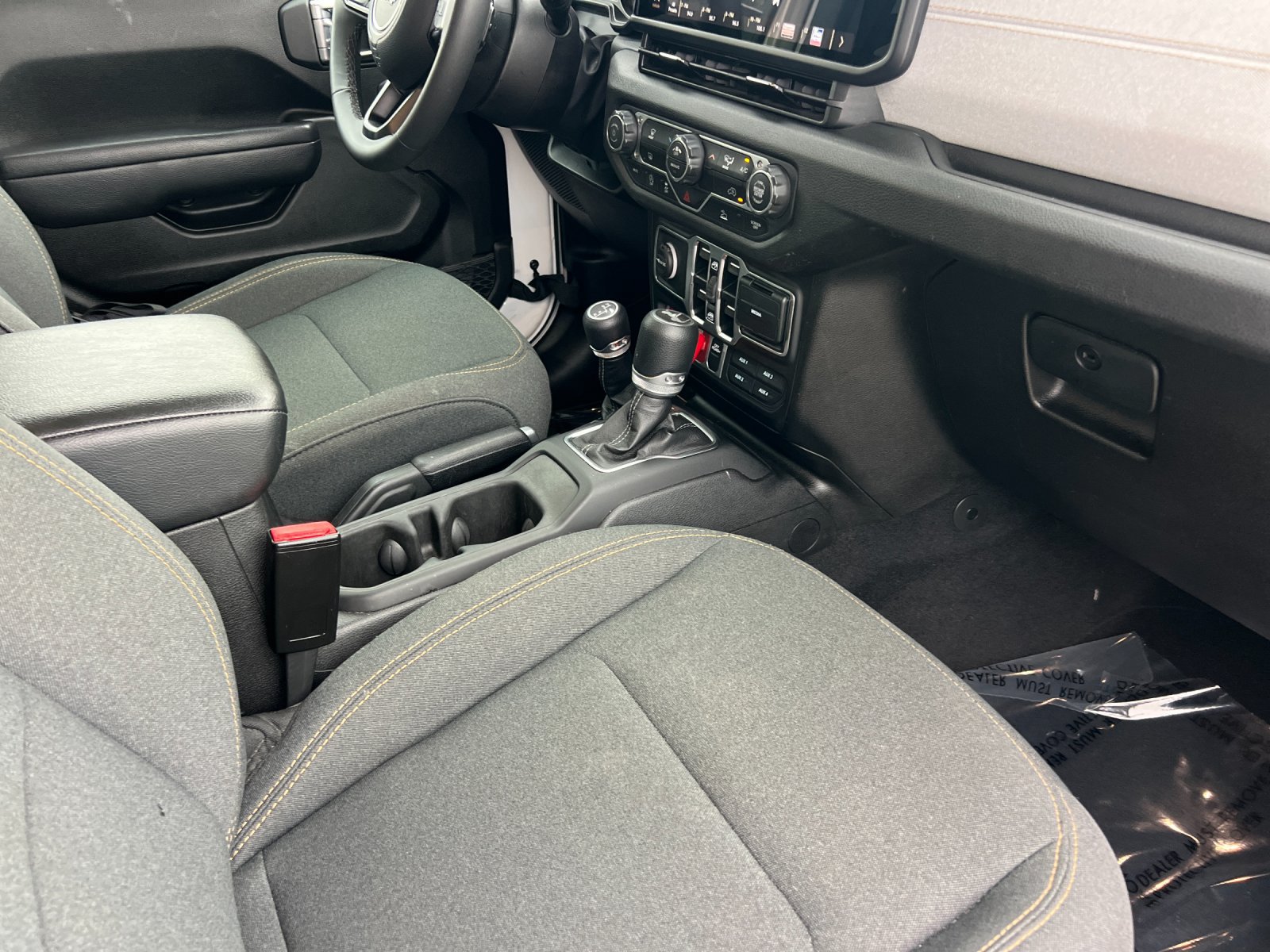 Used 2025 Jeep Wrangler Unlimited Sport AWD/4WD image 18